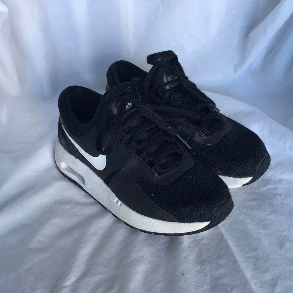 Black Nike’s boys size 13